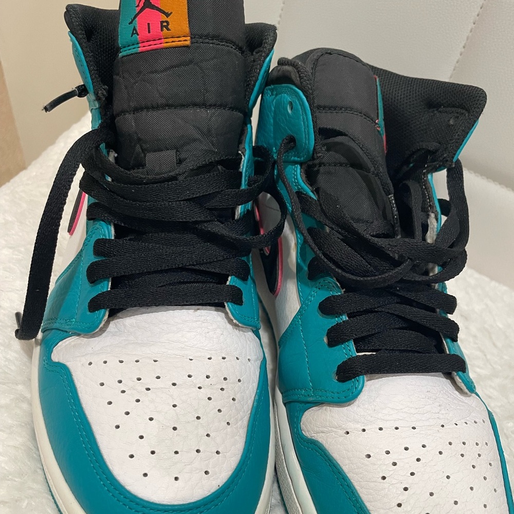 Air Jordan 1 Mid se south beach